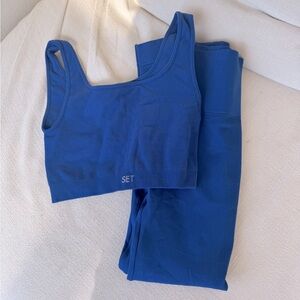 SET Active workout set in blue